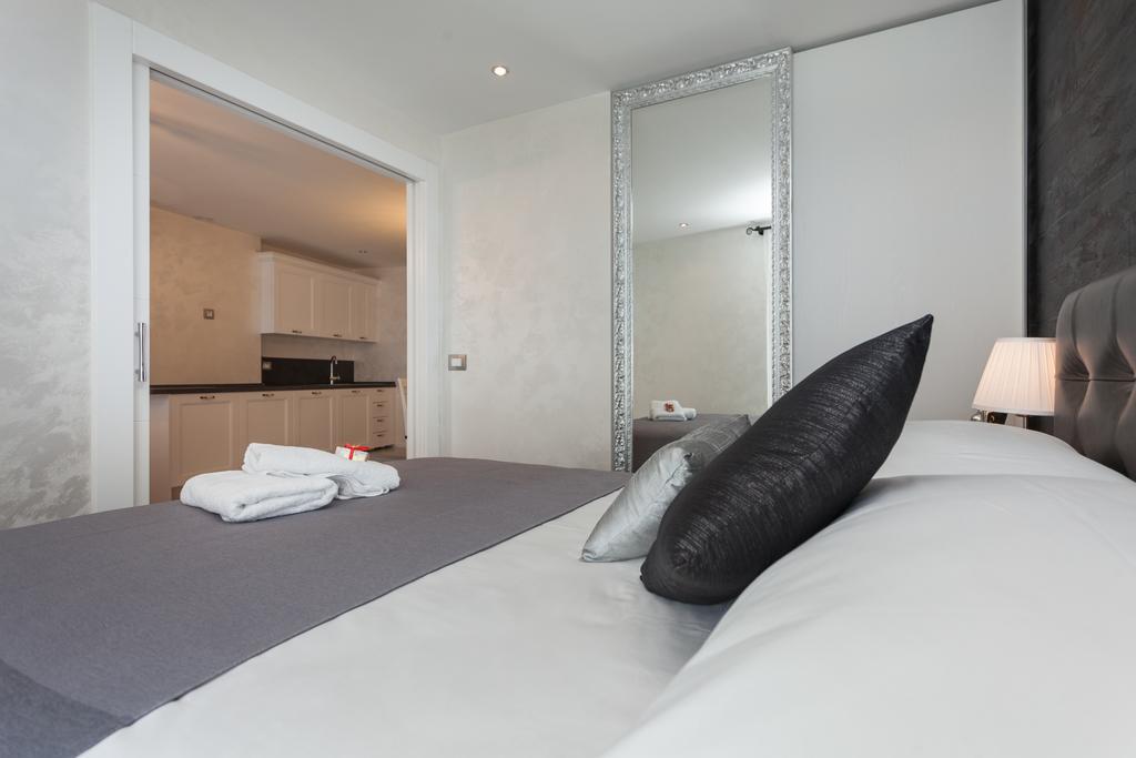Royal Apartment *